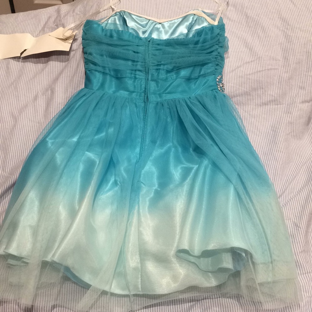 Dress - Picture 6 of 8